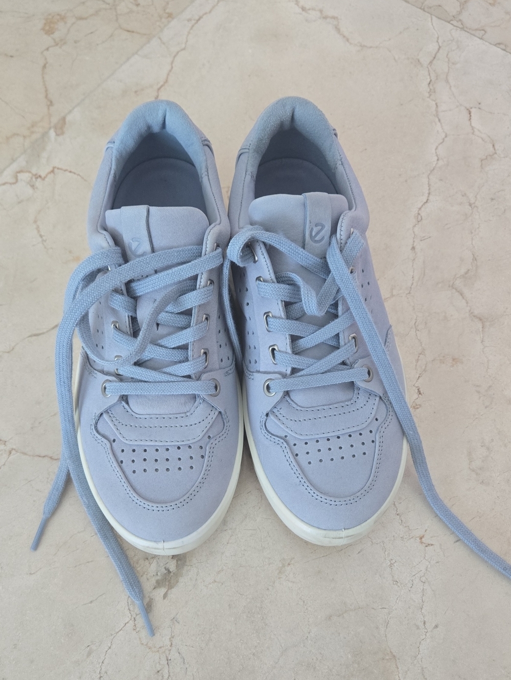 New ECCO leather Light Blue Women’s Casual Sneakers - Size 7US